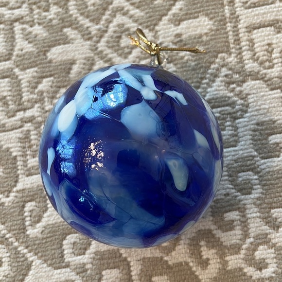 Glass ornament large and beautiful in blues EUC - Picture 3 of 4
